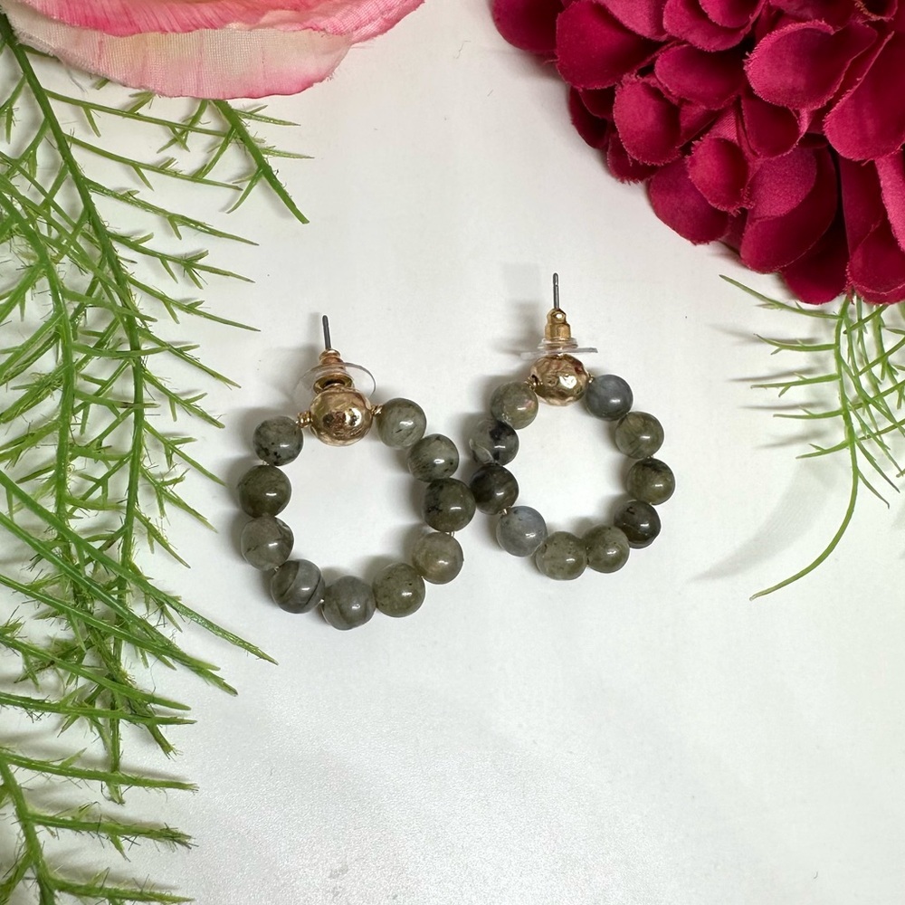 NEW⚜️Labradorite Beaded Hoop Earrings - Picture 3 of 6